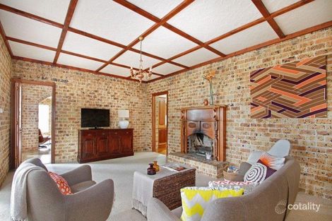 Property photo of 11 Arvenis Crescent Balgownie NSW 2519