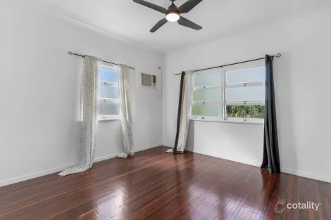 Property photo of 279 Hook Street Berserker QLD 4701