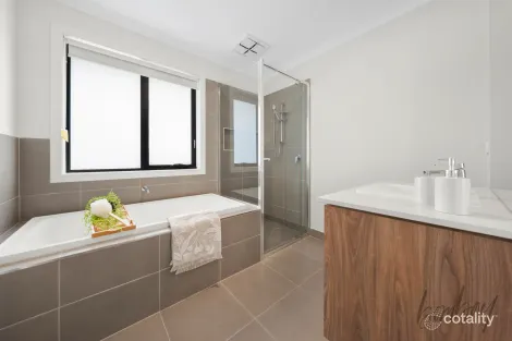 Property photo of 2 Eureka Street Kalkallo VIC 3064