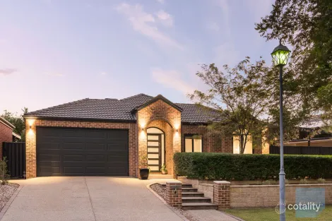 49 Clarendon Wynd, Caroline Springs, VIC 3023