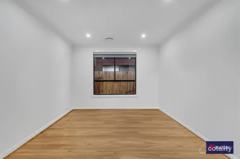 Property photo of 4 Maroa Street Tarneit VIC 3029