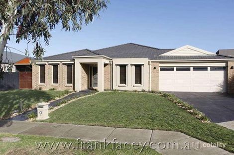 9 Lowanna St, Berwick, VIC 3806