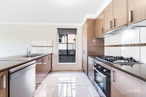 Property photo of 21 Quattro Avenue Cranbourne East VIC 3977