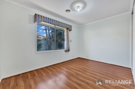 Property photo of 19 Elphinstone Way Caroline Springs VIC 3023