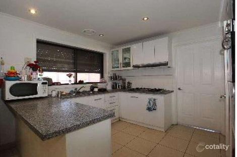Property photo of 35 Cimberwood Drive Craigieburn VIC 3064