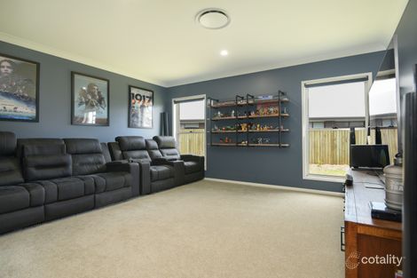Property photo of 4 Madsen Close Kleinton QLD 4352