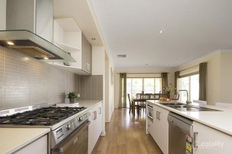 Property photo of 8 Grand Manor Drive Berwick VIC 3806