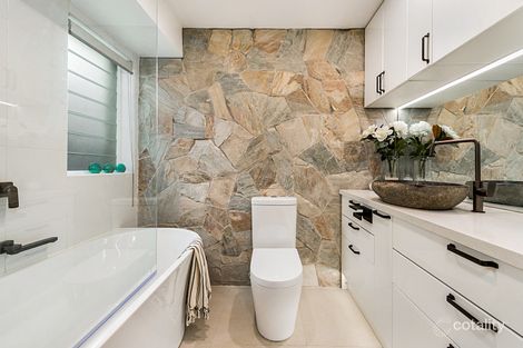 Property photo of 24 Clifton Park Drive Carrum Downs VIC 3201