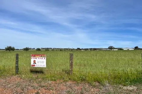 Property photo of 2 Foreman Road York WA 6302