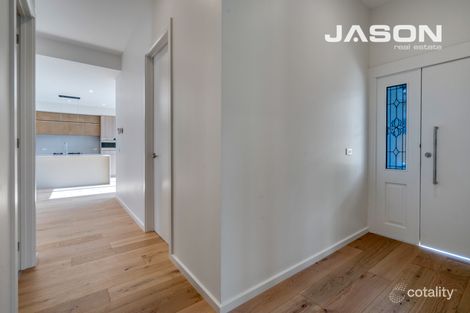 Property photo of 61 Reynolds Parade Pascoe Vale South VIC 3044