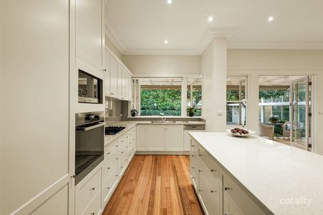 Property photo of 14 Torrington Place Canterbury VIC 3126