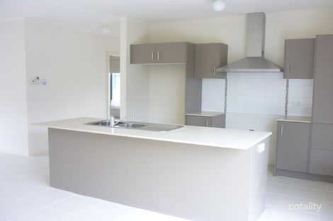 Property photo of 14 Mirabelle Street Pakenham VIC 3810