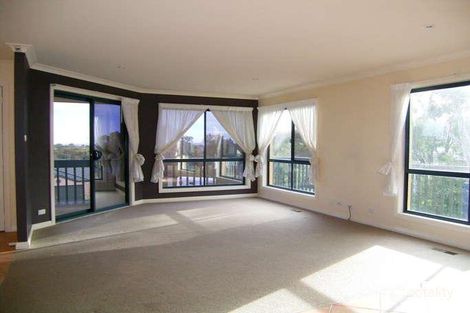 Property photo of 14 Robinia Place Jerrabomberra NSW 2619