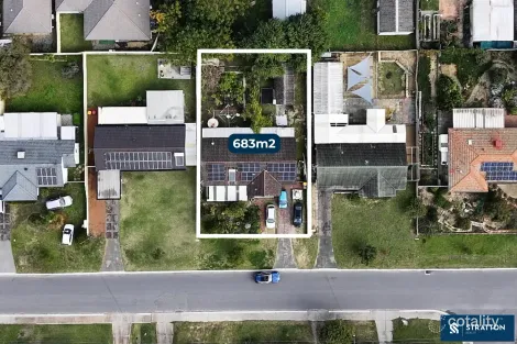 22 Amanda Dr, Camillo, WA 6111