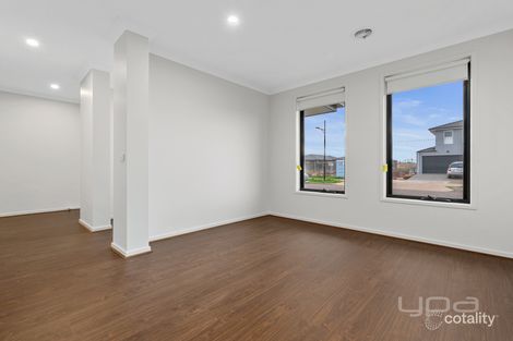 Property photo of 64 Stonehenge Drive Cobblebank VIC 3338