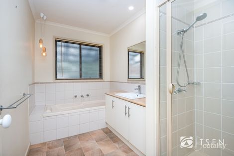Property photo of 11 Davey Close Flora Hill VIC 3550
