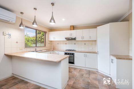 Property photo of 11 Davey Close Flora Hill VIC 3550