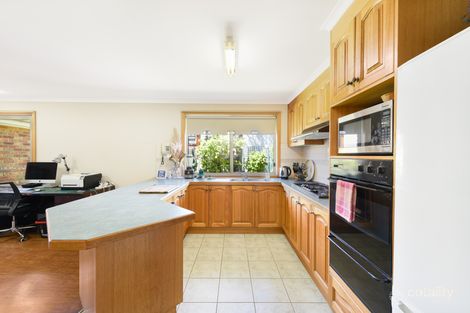 Property photo of 11 Valley View Crescent Berwick VIC 3806