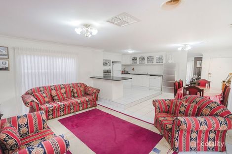 Property photo of 6 Nowell Court Roxburgh Park VIC 3064