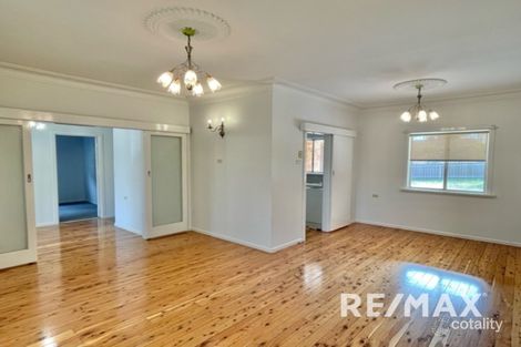 Property photo of 117 Simkin Crescent Kooringal NSW 2650