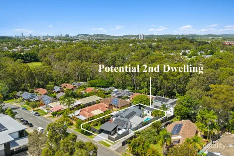 Property photo of 38 Glen Eagles Drive Robina QLD 4226