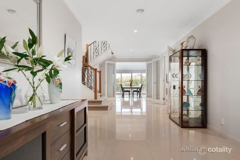 Property photo of 27 Lemana Crescent Mount Waverley VIC 3149