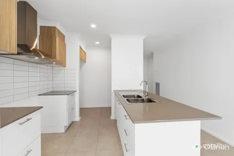 12 Wildlife Cct, Fraser Rise, VIC 3336