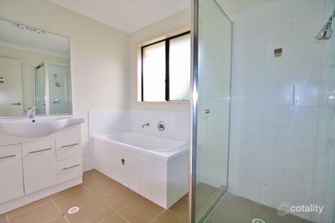 Property photo of 8 Hira Close Calamvale QLD 4116