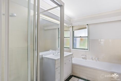 Property photo of 18 Batchworth Road Molendinar QLD 4214