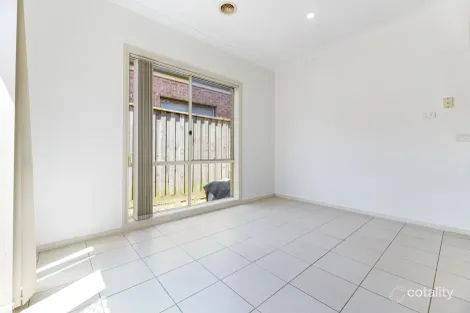 Property photo of 20 Lagoon Row Officer VIC 3809