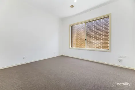 Property photo of 20 Lagoon Row Officer VIC 3809