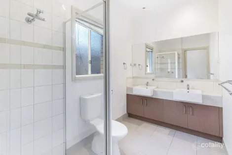 Property photo of 20 Lagoon Row Officer VIC 3809