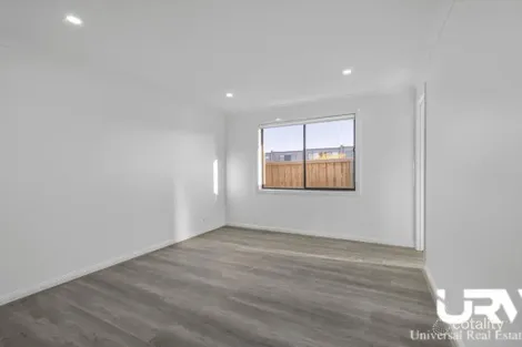 Property photo of 28 Proserpine Crescent Donnybrook VIC 3064