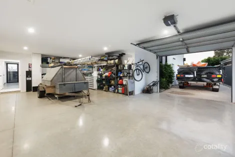 Property photo of 35 Phillip Hyland Drive Yarrawonga VIC 3730