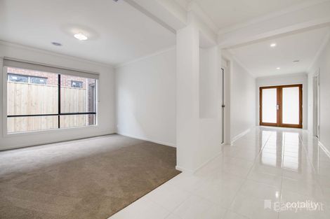 Property photo of 85 Beatrix Circuit Officer VIC 3809