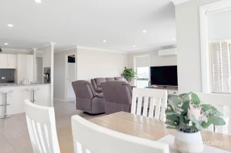 Property photo of 3 Willow Place Parkes NSW 2870