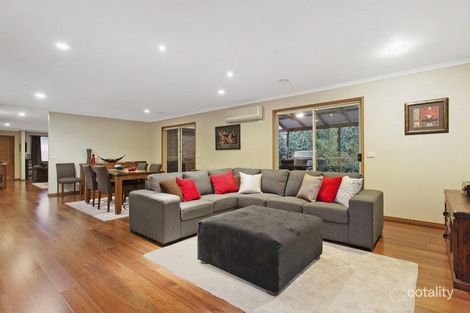 Property photo of 17 Milparinka Way Berwick VIC 3806