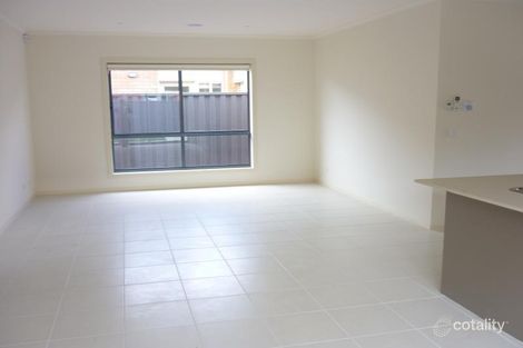 Property photo of 14 Mirabelle Street Pakenham VIC 3810