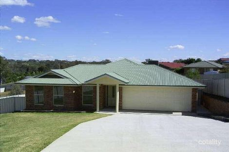 Property photo of 2 Scott Place Young NSW 2594