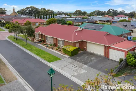 12 Duncraig Gr, Sunbury, VIC 3429