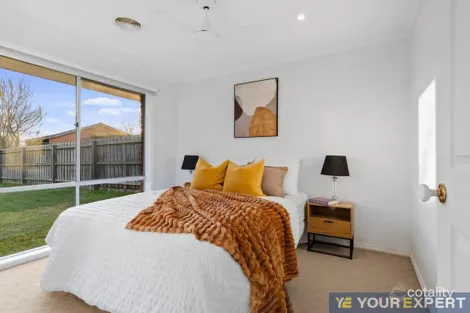 Property photo of 2 Claremont Glen Berwick VIC 3806