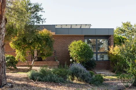 Property photo of 7 Cumpston Place Macgregor ACT 2615