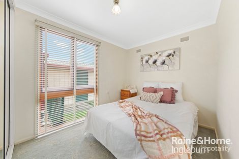 Property photo of 1 Beech Place Macquarie Fields NSW 2564