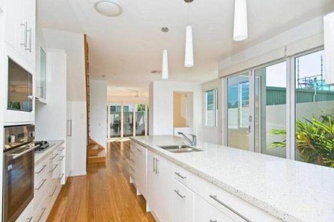 2/3 Banksia Bdwy, Burleigh Heads, QLD 4220