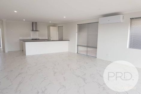 Property photo of 25 Bulloo Loop Ellenbrook WA 6069