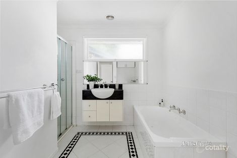 Property photo of 2/77 Harp Road Kew East VIC 3102