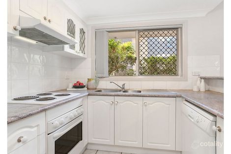 Property photo of 4/55 Riding Road Hawthorne QLD 4171