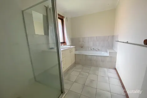 Property photo of 31/2-26 North Road Avondale Heights VIC 3034