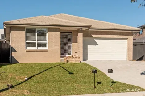 11 Westview St, Campbelltown, NSW 2560