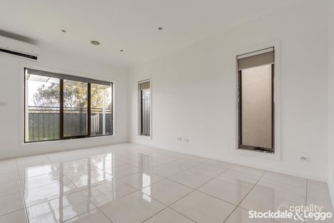Property photo of 8 Burrows Place Craigieburn VIC 3064